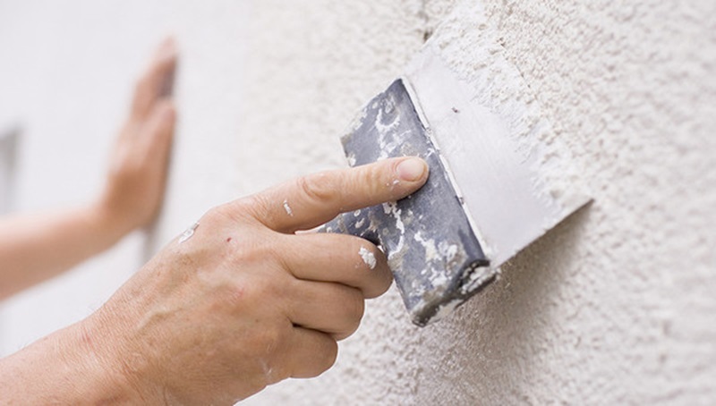 Lớp bột trét thi công quá dày hoặc quá mỏng